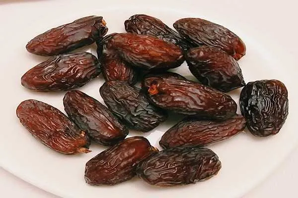 قیمت خرید خرما مضافتی درجه ۱ + خواص، معایب و مزایا