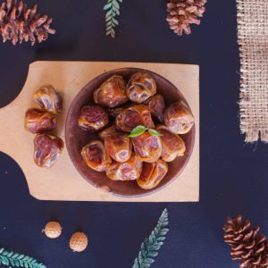 خرما خاصویی با شیره ترکیب شیرین و انرژی بخش طبیعی