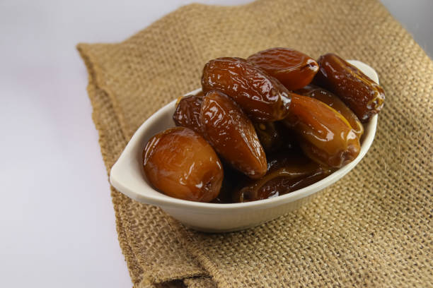 خرما خاصویی عسلی عطر خوش و طعم متفاوت اصیل