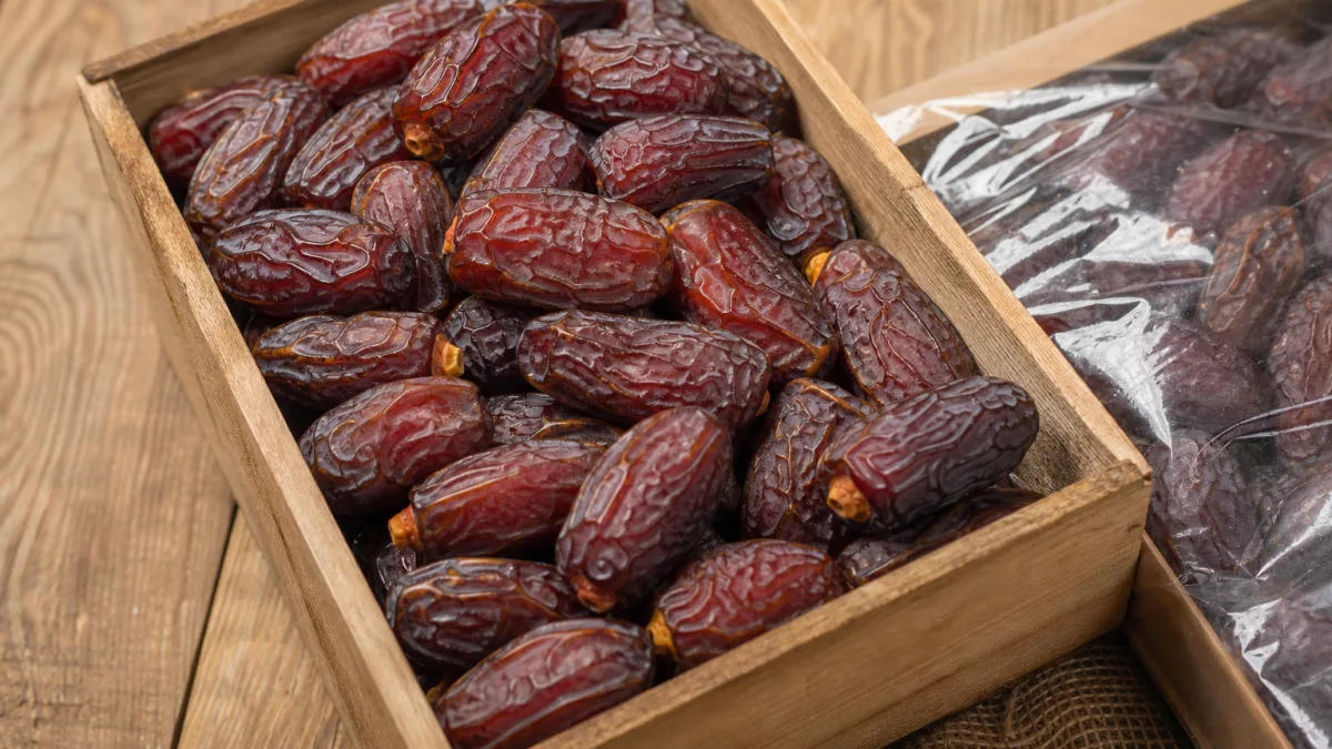 خرید خرما خاصویی مزمز بافت نرم بستهبندی مطمئن